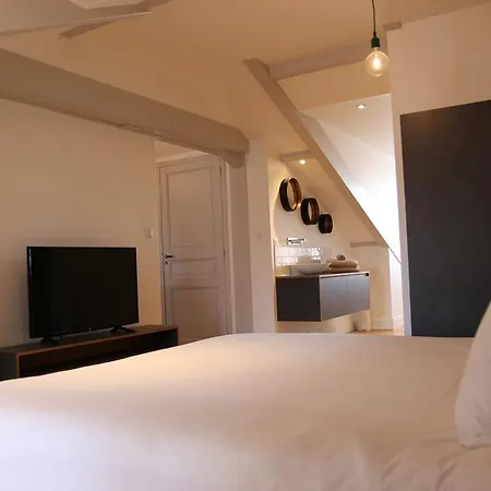 Apartment 14 Broquedis Suites *